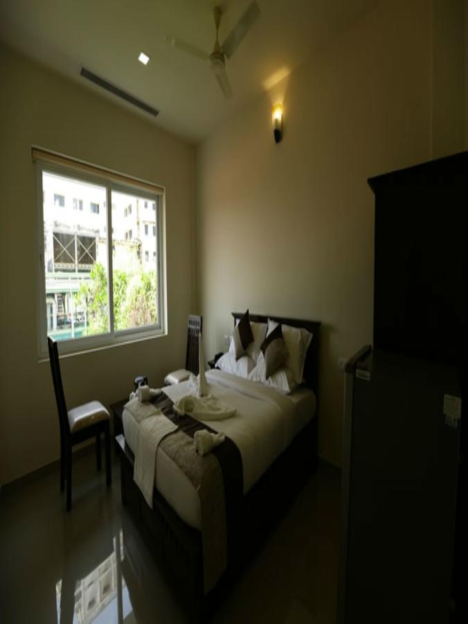 Le Noor Hotel Kochi Luaran gambar